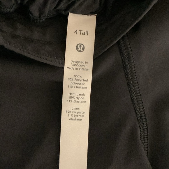 Lululemon shorts. Excellent condition - Picture 2 of 3